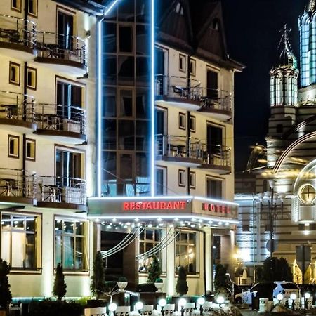 Hotel Bulevard Fagaras Luaran gambar
