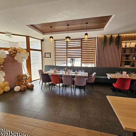 Hotel Bulevard Fagaras Luaran gambar