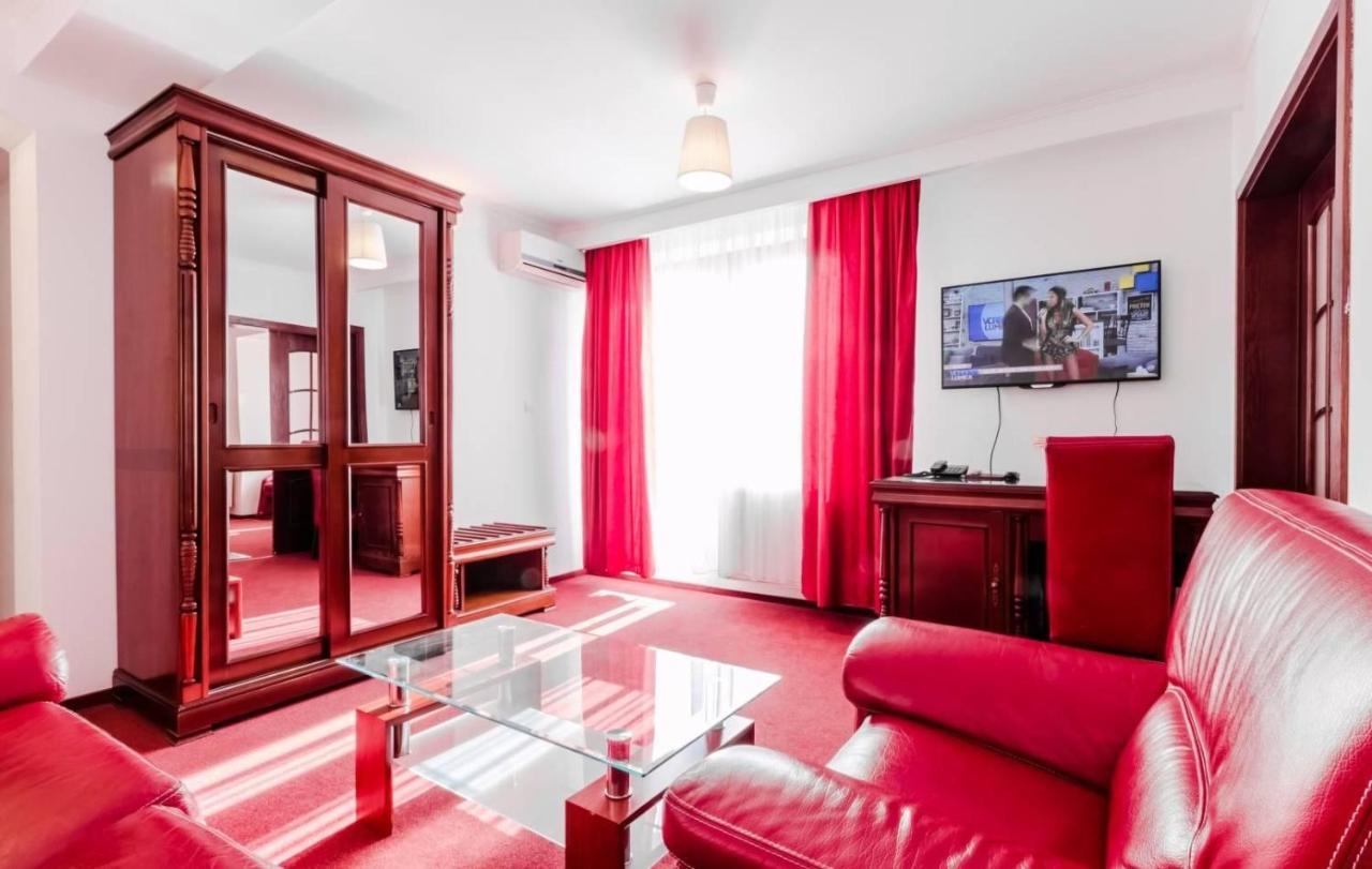 Hotel Bulevard Fagaras Luaran gambar