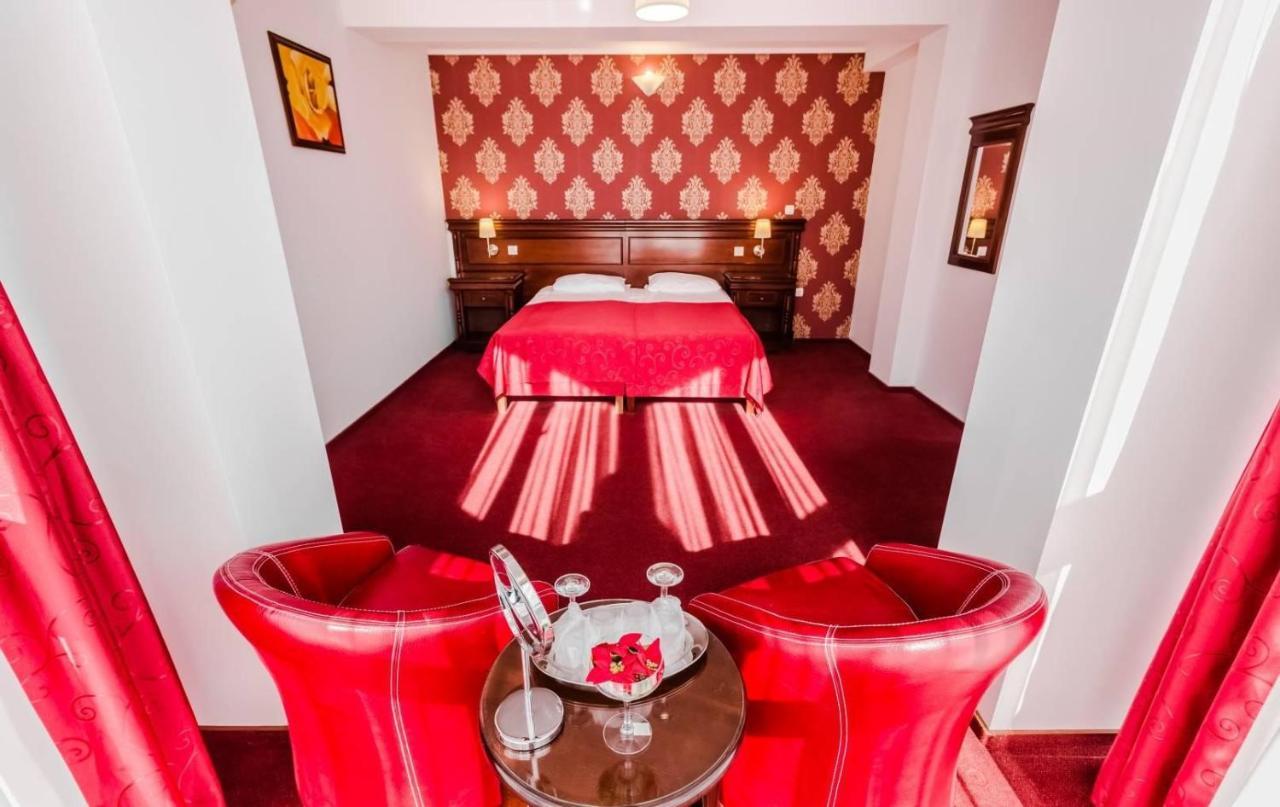 Hotel Bulevard Fagaras Luaran gambar