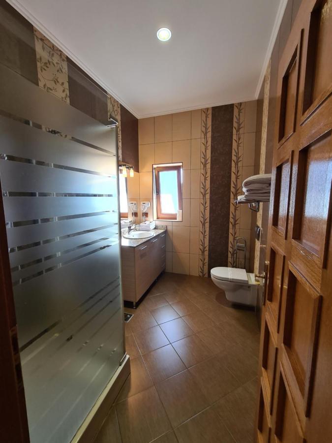 Hotel Bulevard Fagaras Luaran gambar