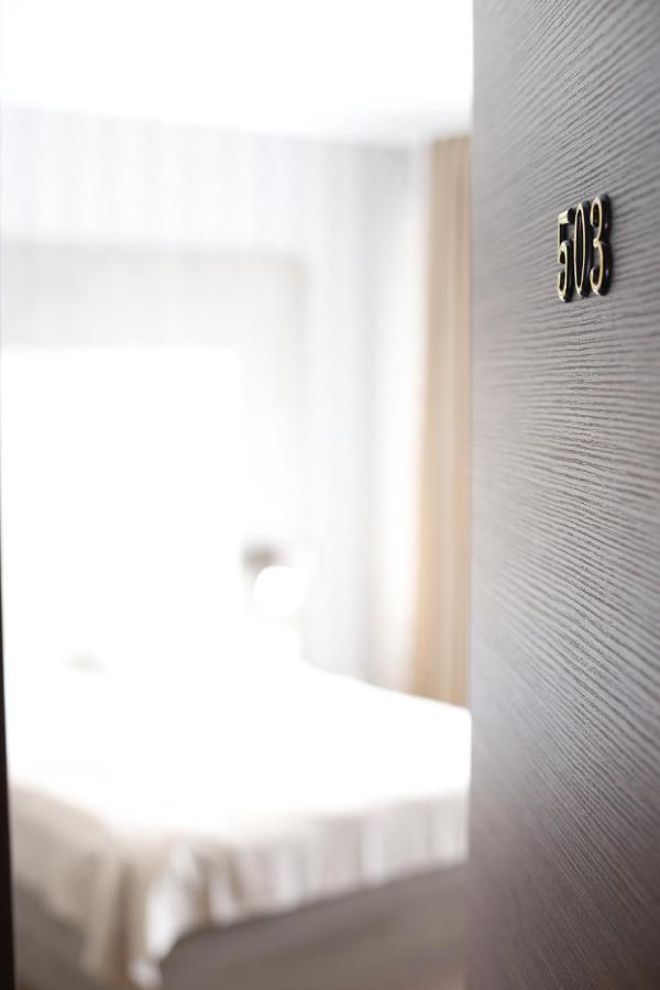 Hotel Bulevard Fagaras Luaran gambar