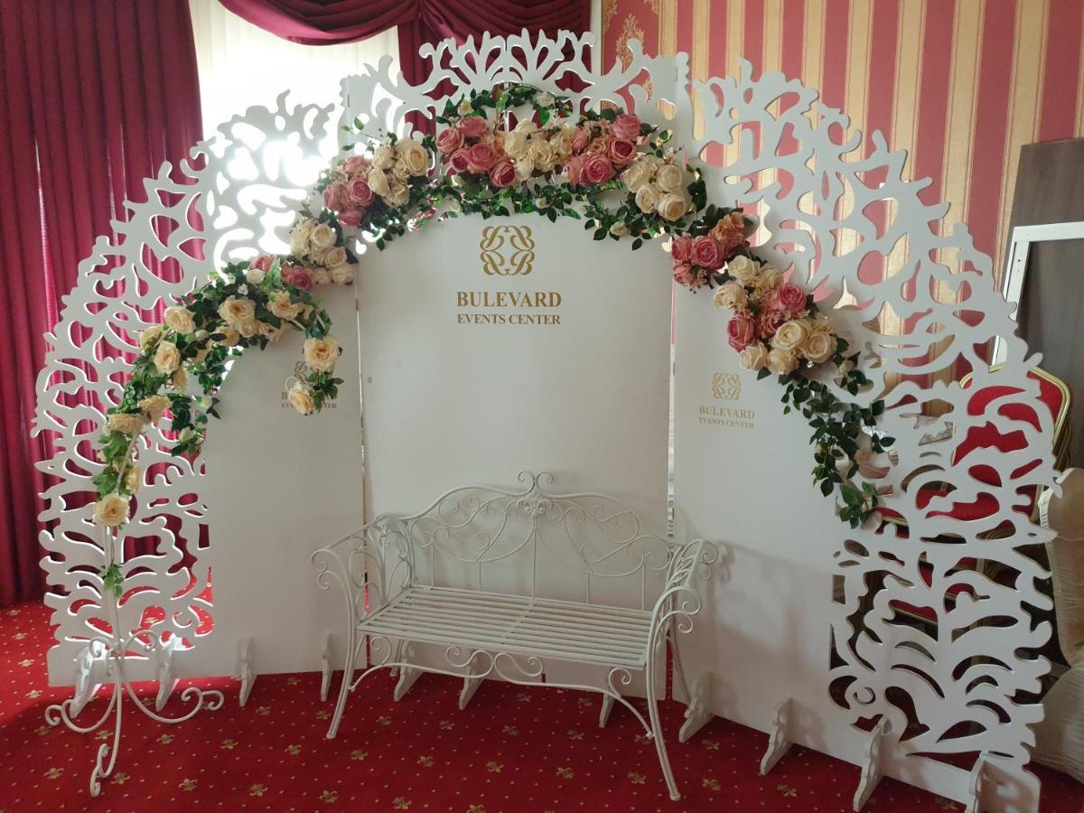 Hotel Bulevard Fagaras Luaran gambar