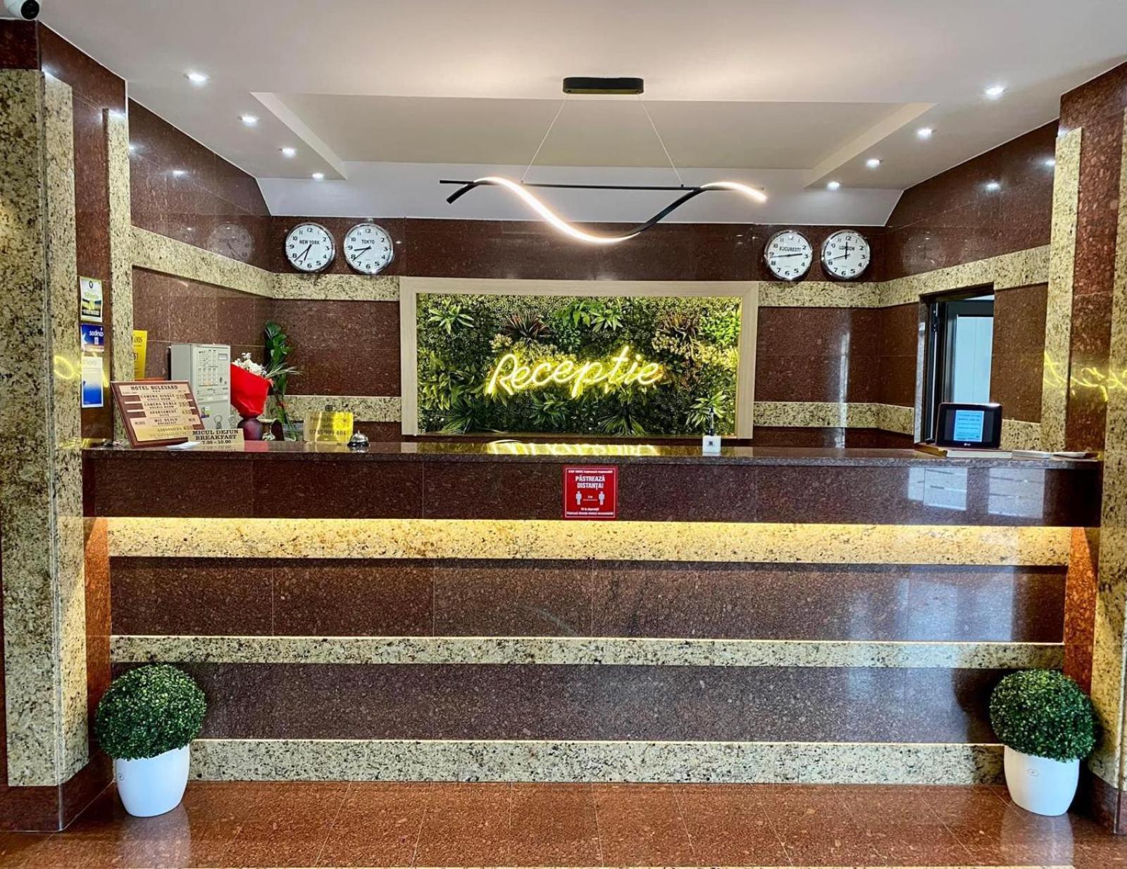 Hotel Bulevard Fagaras Luaran gambar