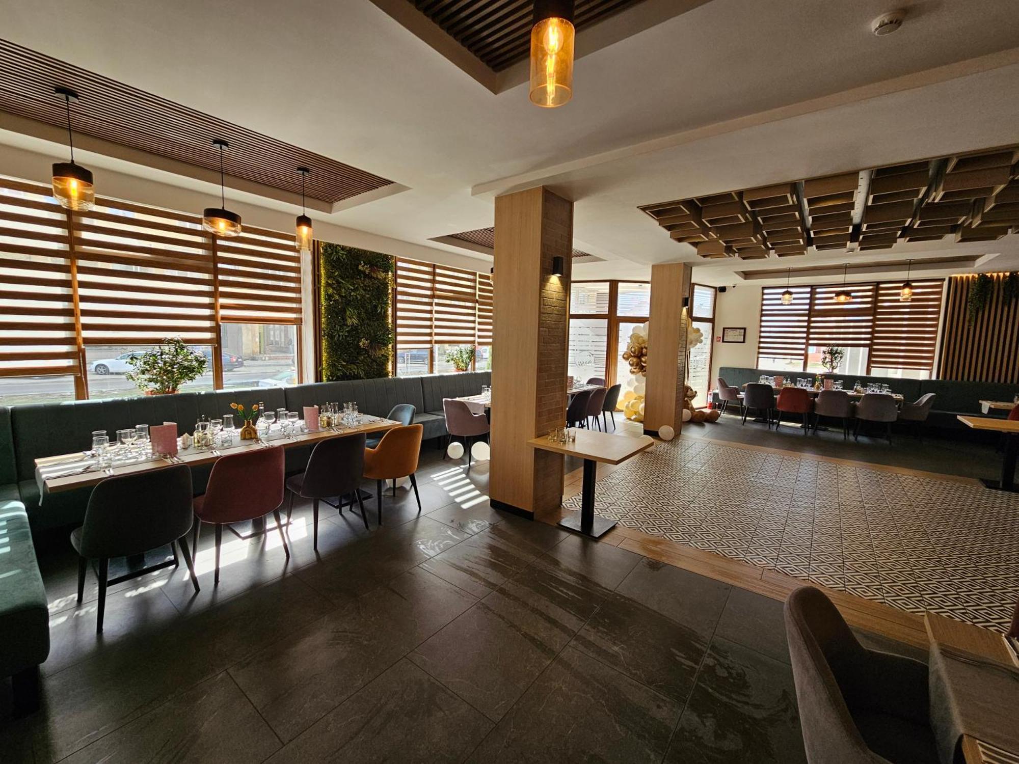 Hotel Bulevard Fagaras Luaran gambar