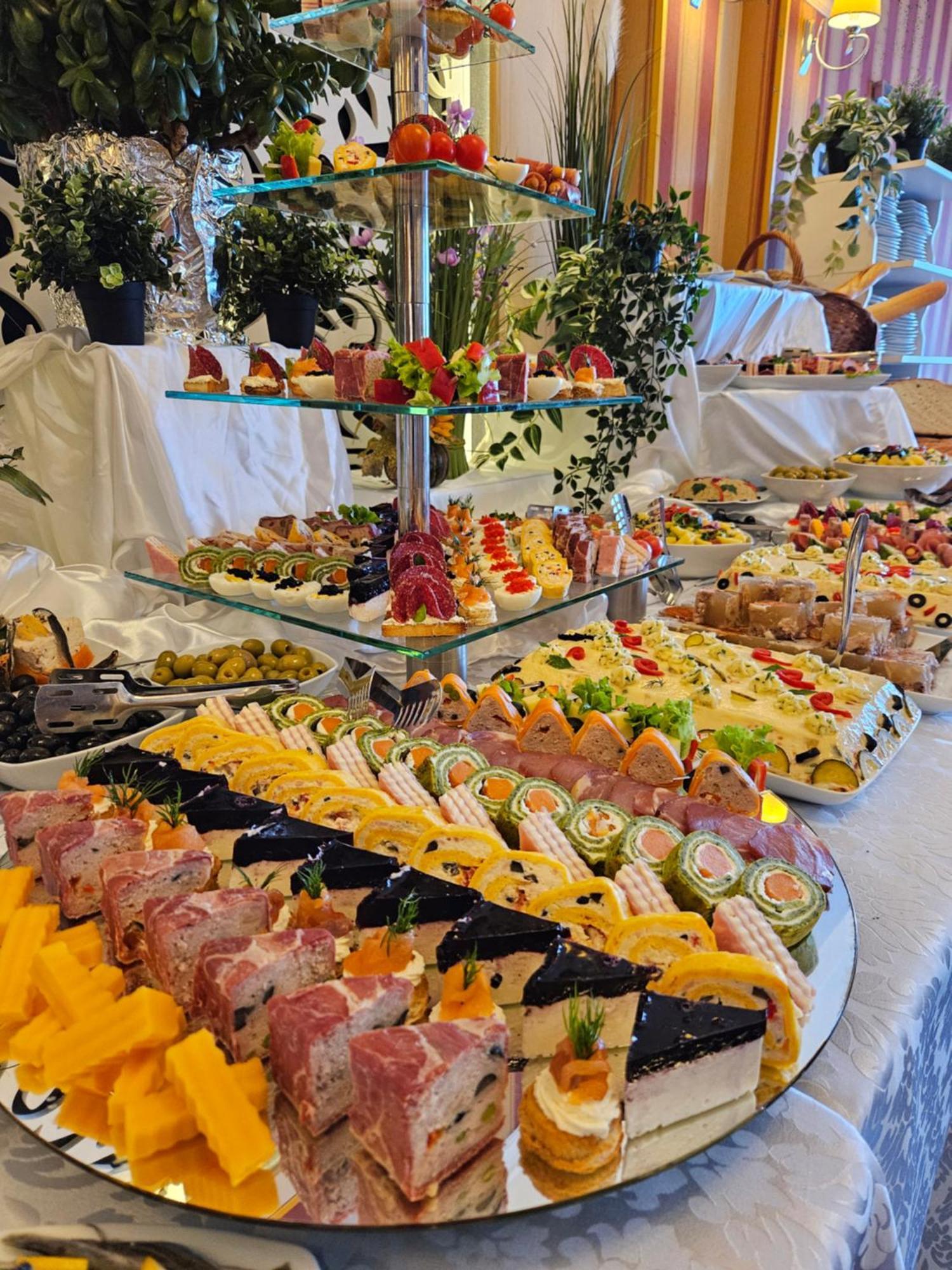 Hotel Bulevard Fagaras Luaran gambar