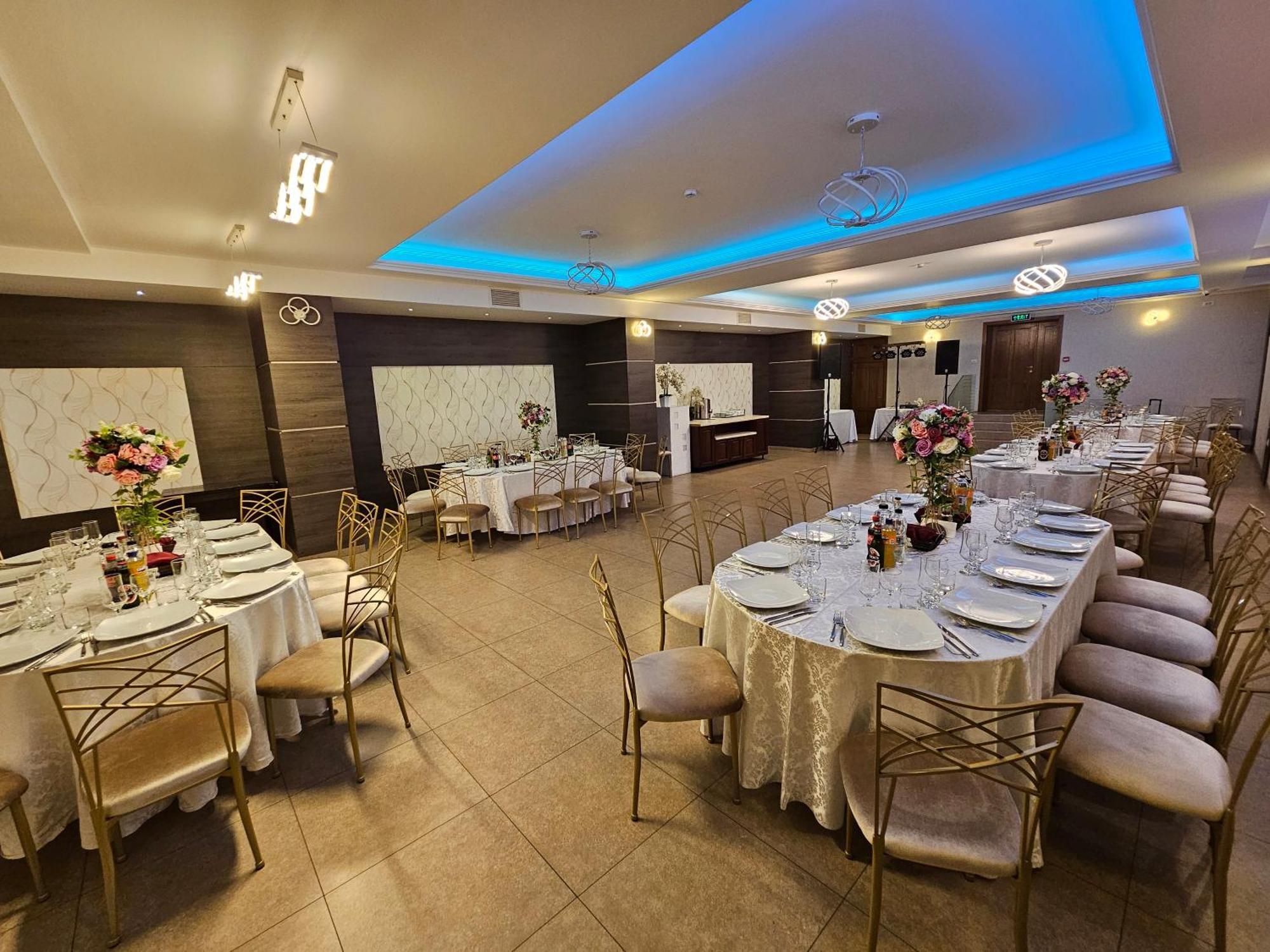 Hotel Bulevard Fagaras Luaran gambar