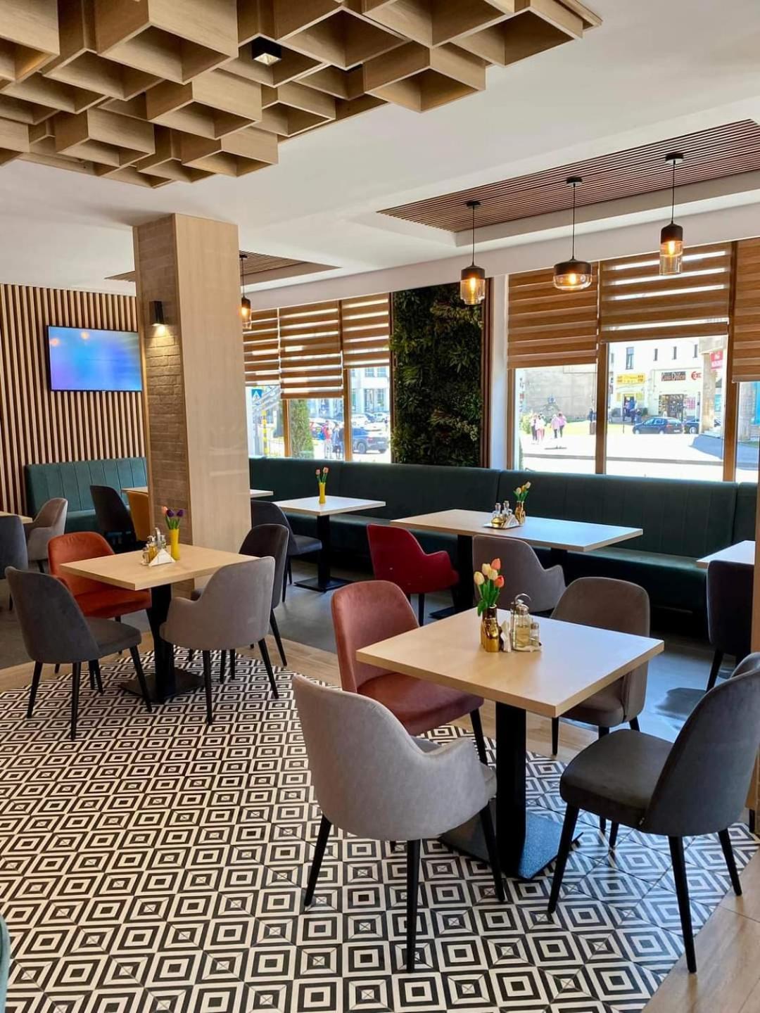 Hotel Bulevard Fagaras Luaran gambar