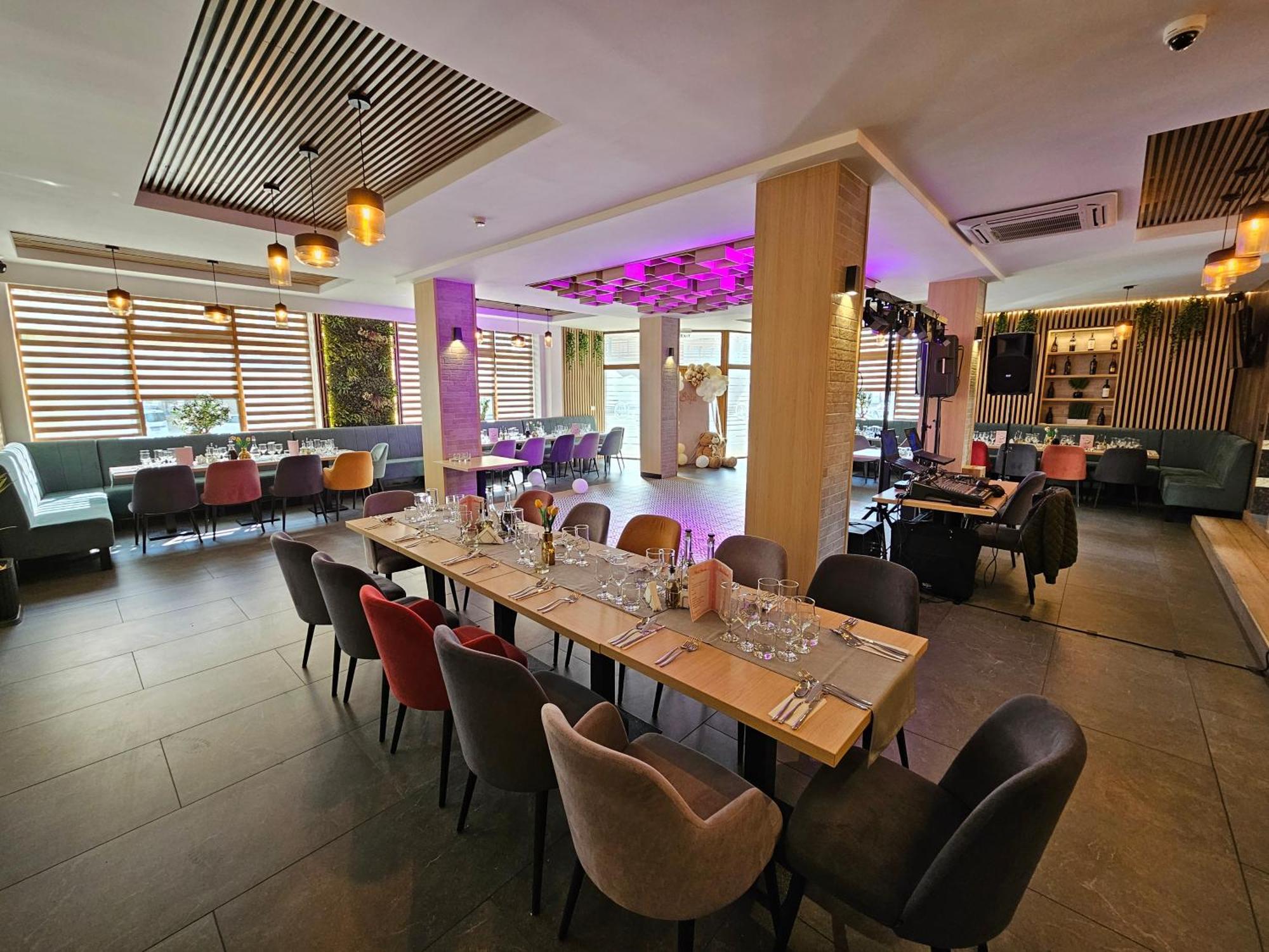 Hotel Bulevard Fagaras Luaran gambar