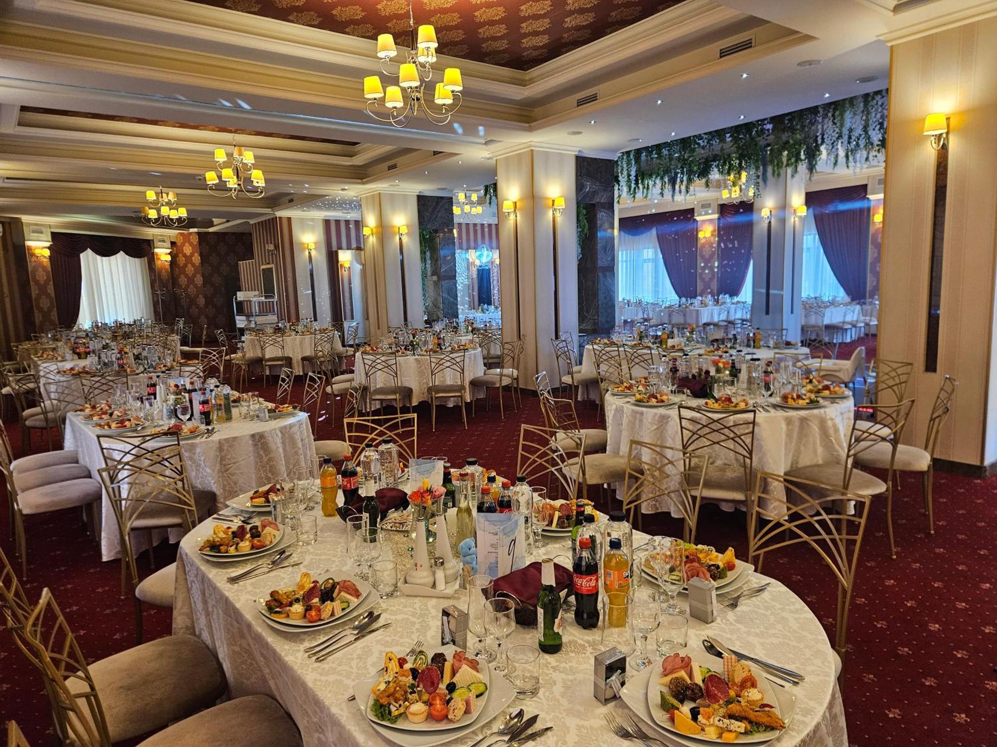 Hotel Bulevard Fagaras Luaran gambar